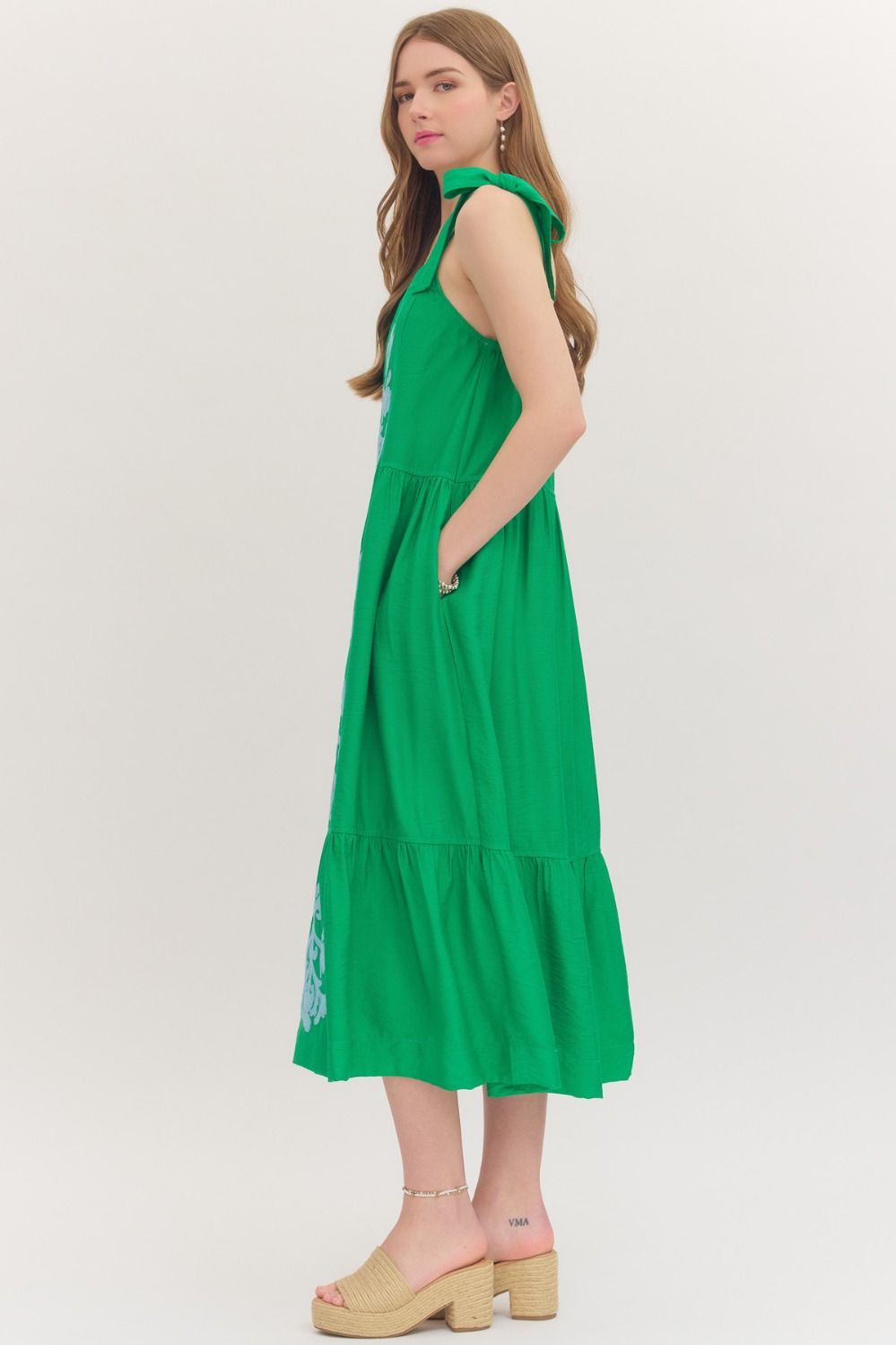 Isla Breeze Midi Dress