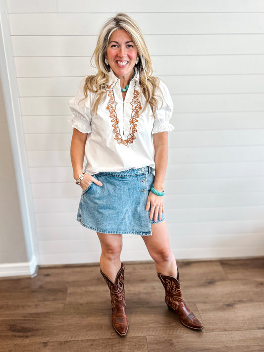 Embroidered Scallop Collar Blouse