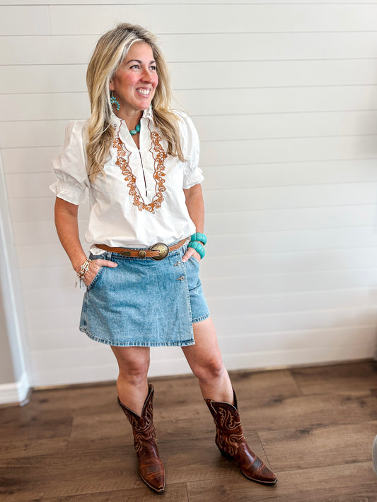 Embroidered Scallop Collar Blouse