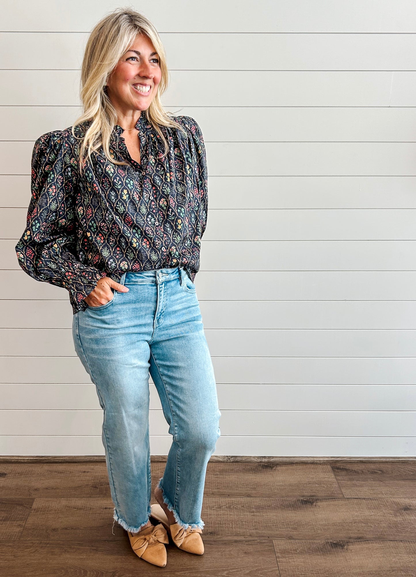 Garden Story Floral Top - Black