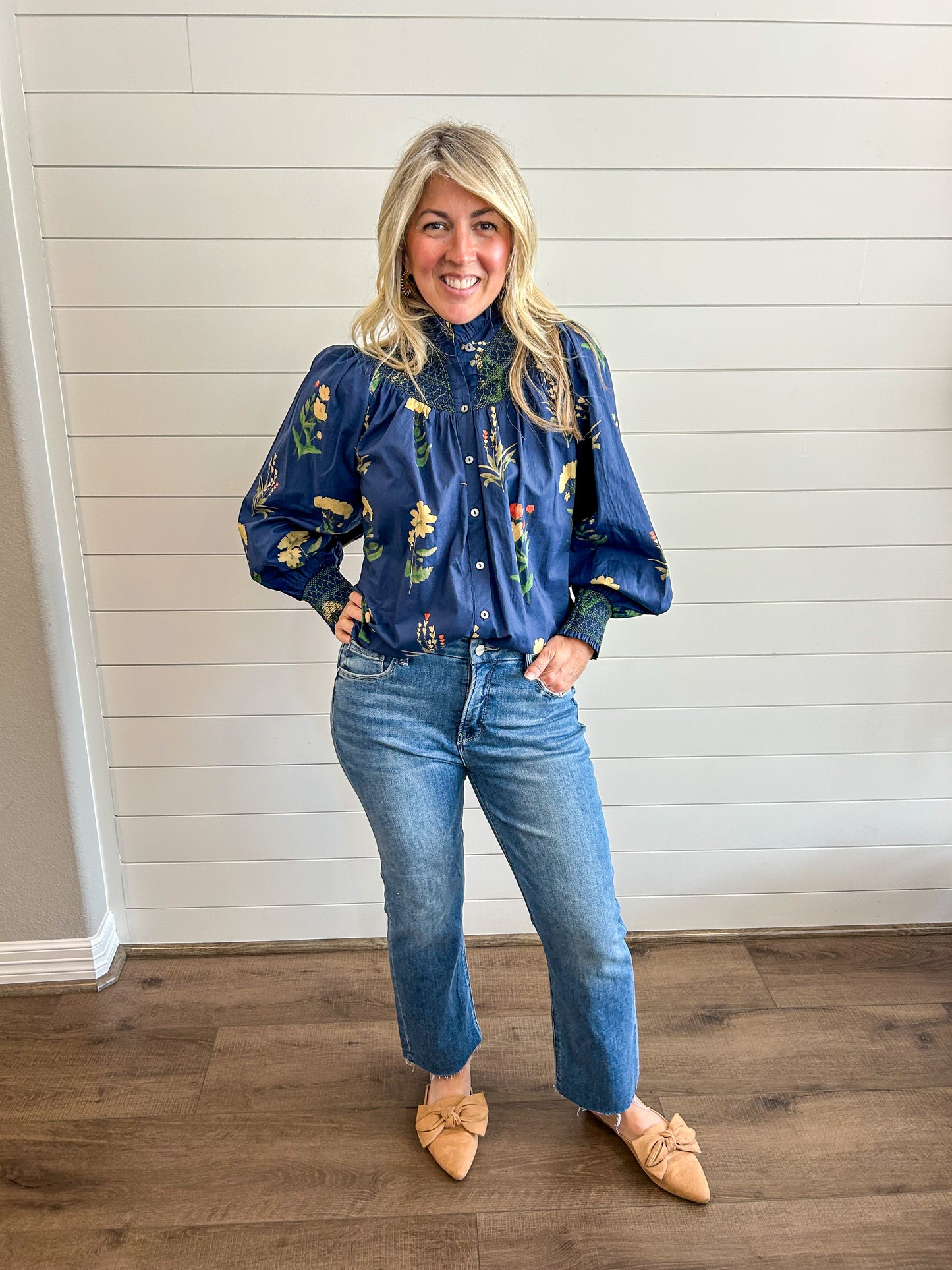 TUMMY CONTROL- MID RISE CROP WIDE PINTUCK FRONT JEANS Dark Wash